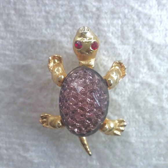Vintage Jeweled Turtle Pin Red Rhinestone Eyes Detailed Shell Mini Brooch Golden - Picture 5 of 11